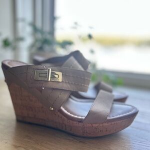 Women's Tan Wedge Sandals